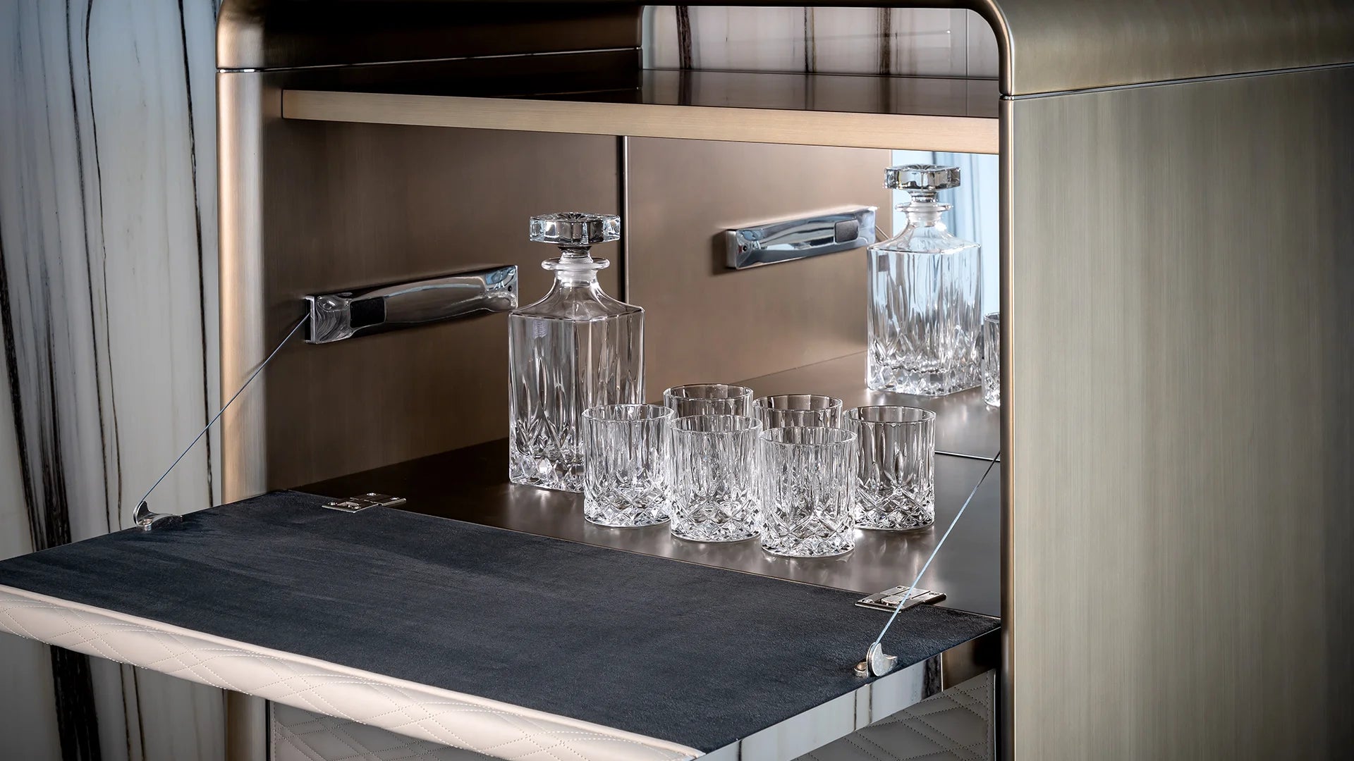 Oh madia ante pelle naturale