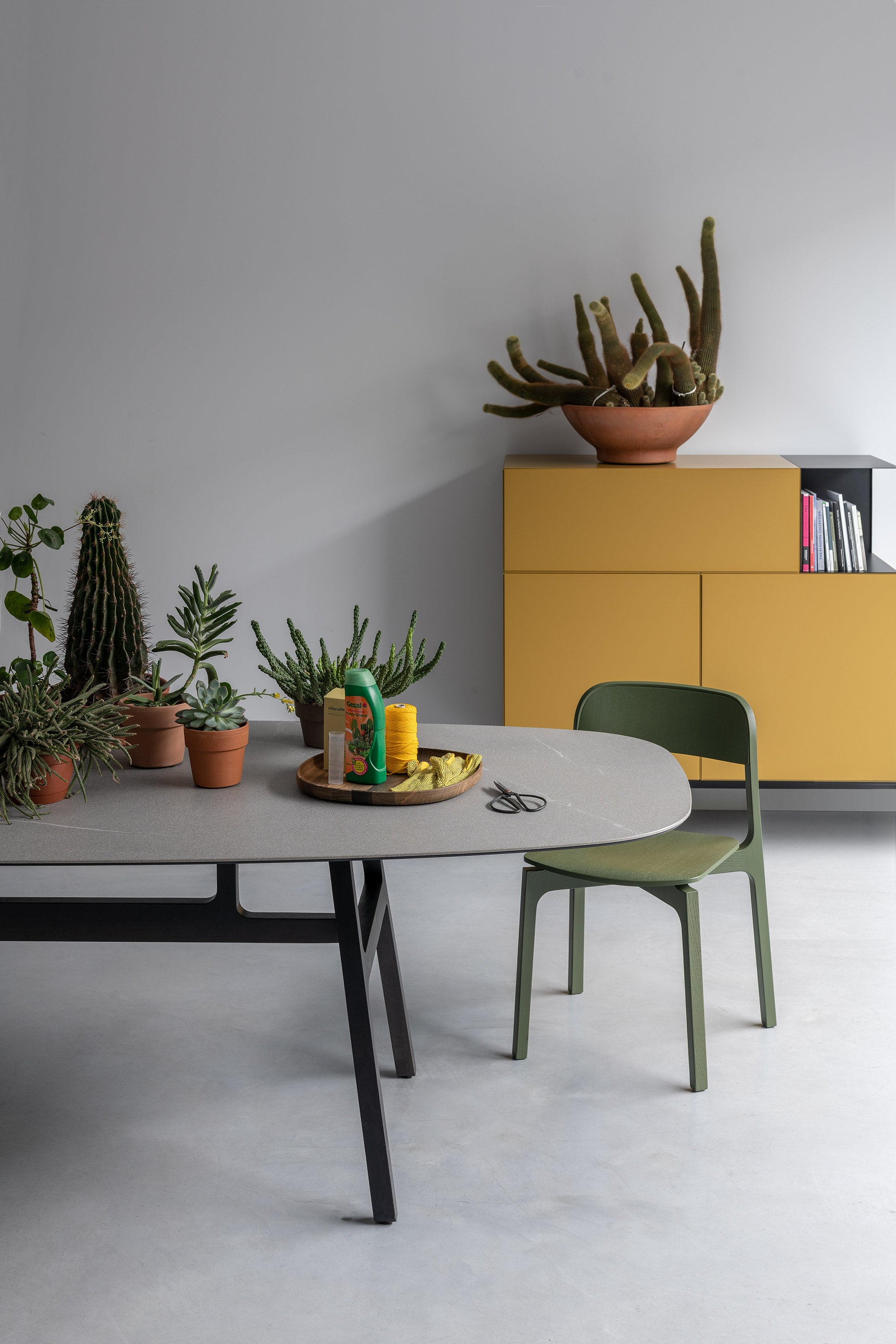 Bottega tavolo con piano rettangolare in legno