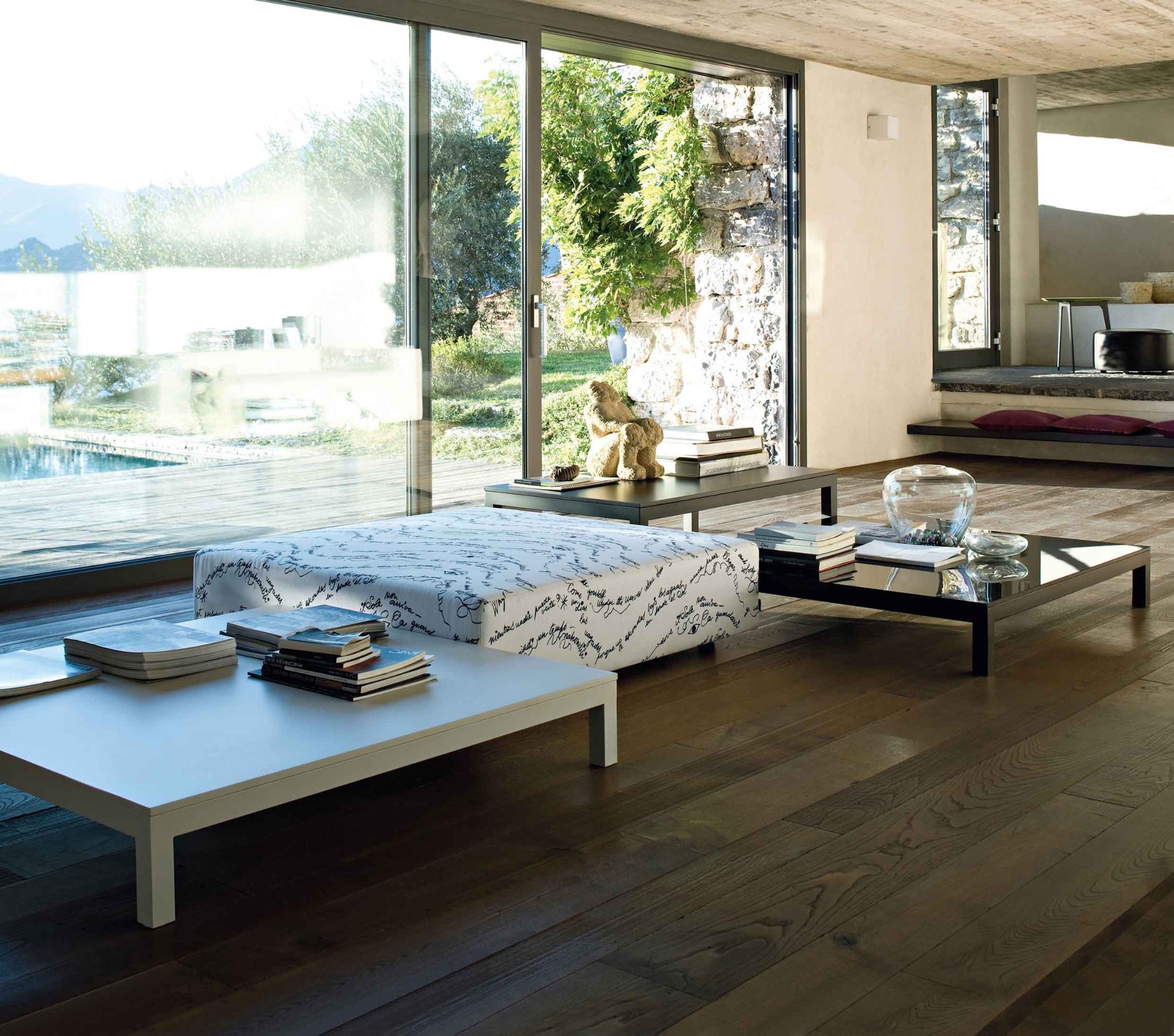 Sosia tavolino H.18.5 laccato opaco