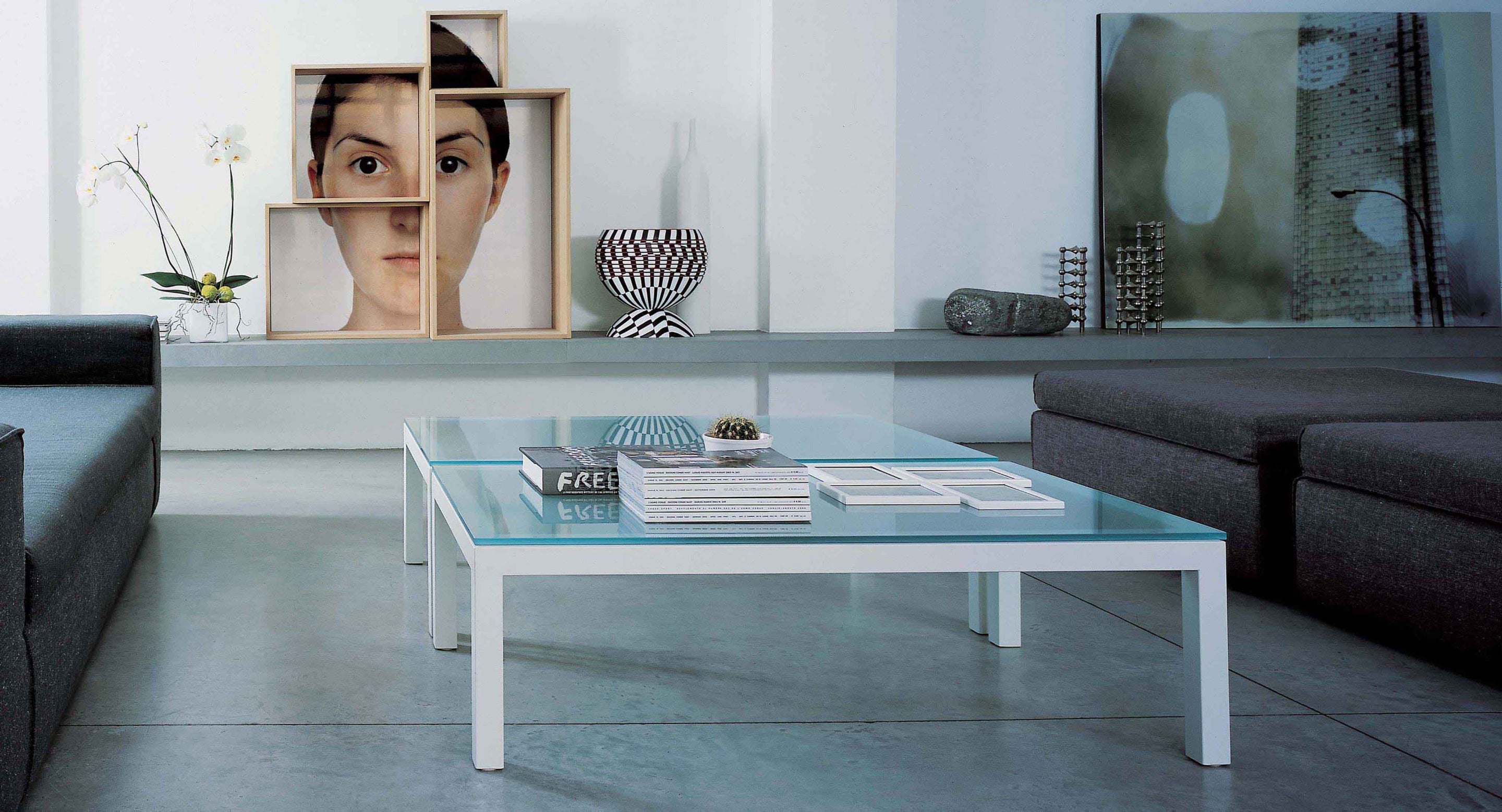 Sosia tavolino H.18.5 laccato opaco