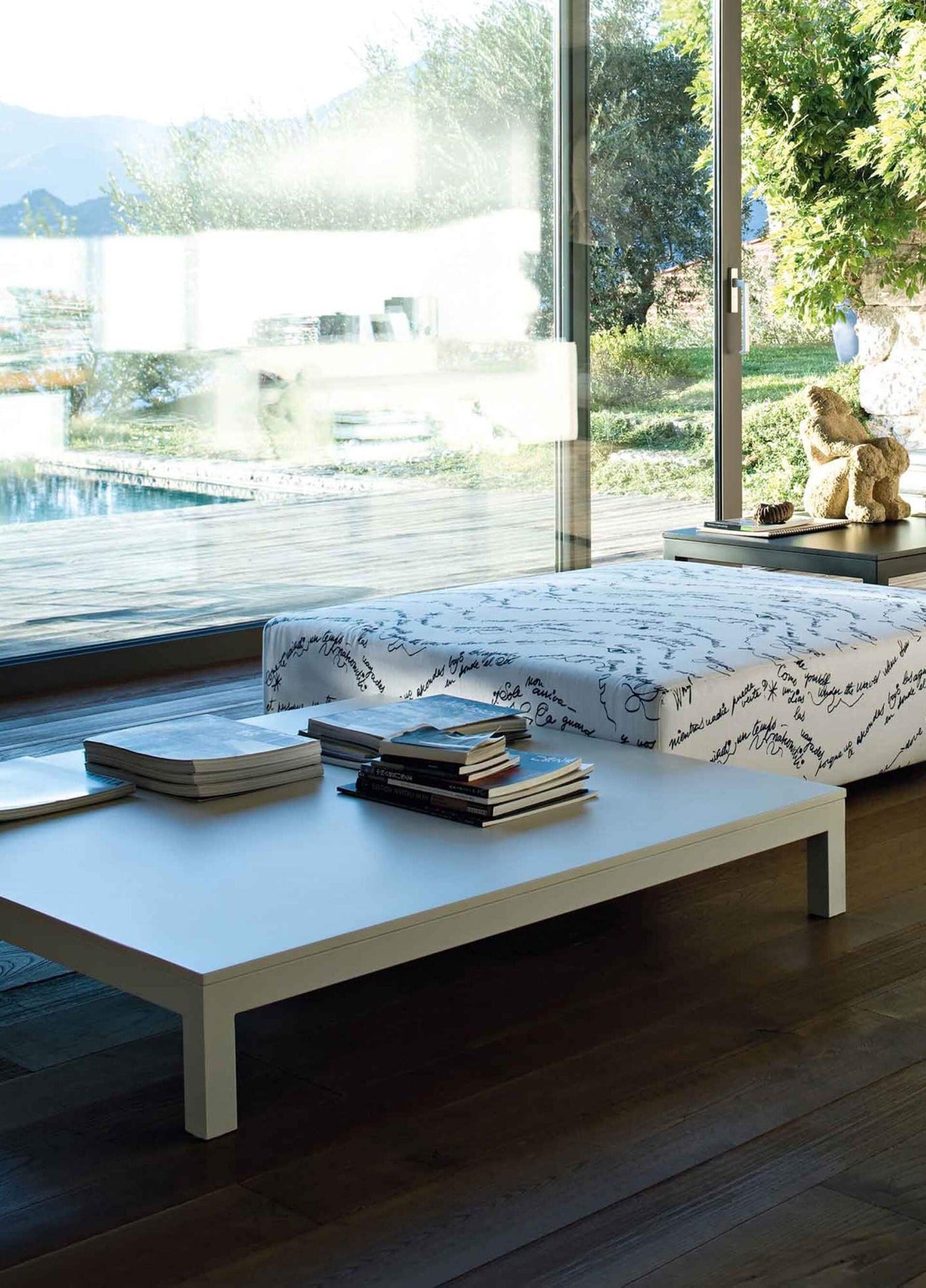 Sosia tavolino H.18.5 laccato opaco