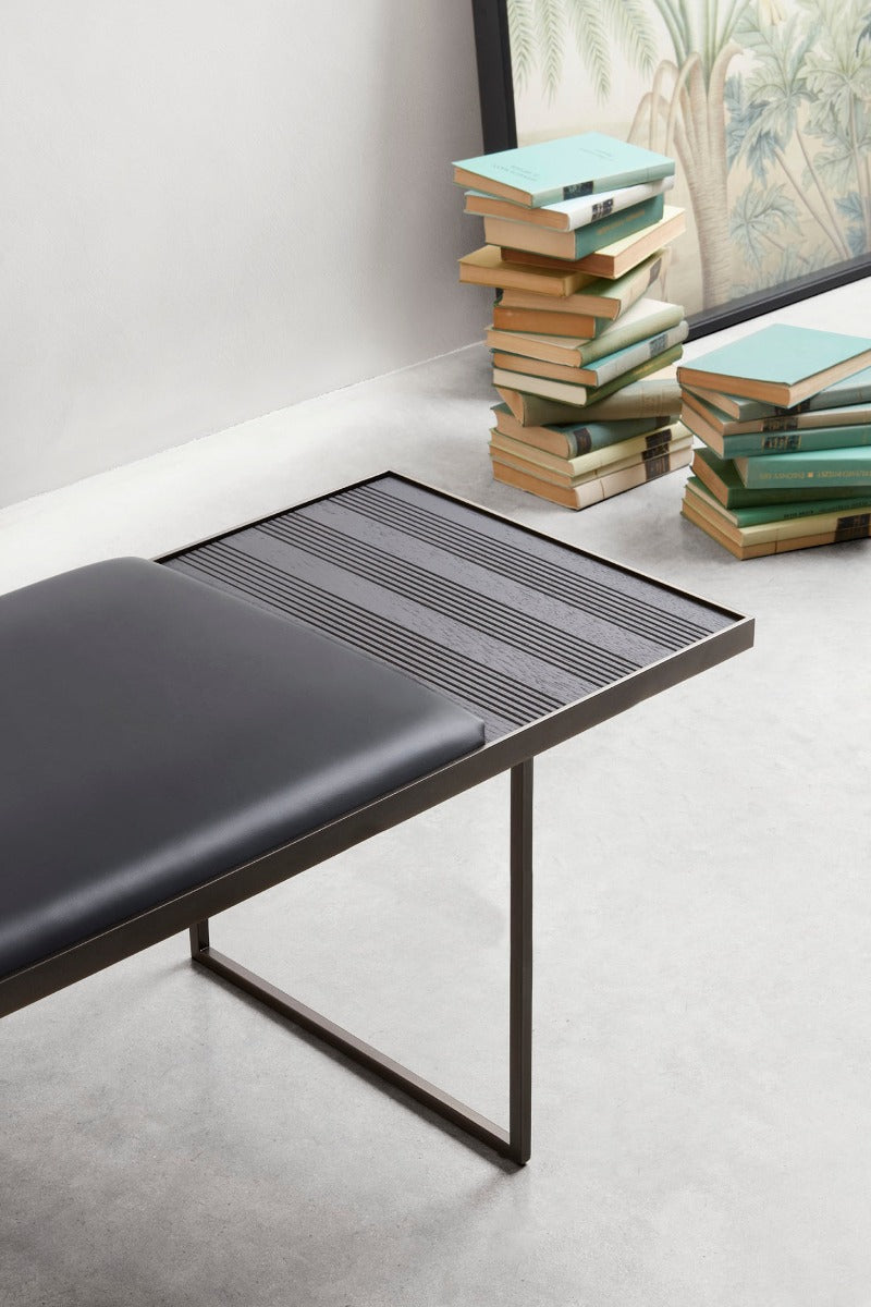 Uma panca pelle sintetica vassoio centrale