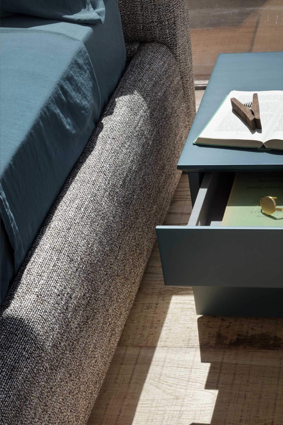 Warp Bed letto con contenitore pelle sintetica