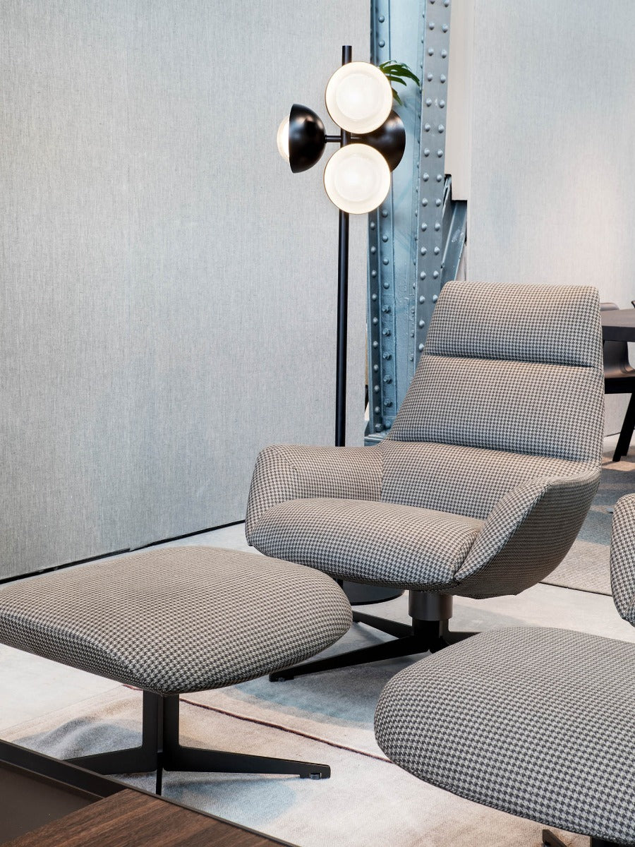 Lady Jane poltrona con pouf tessuto DB