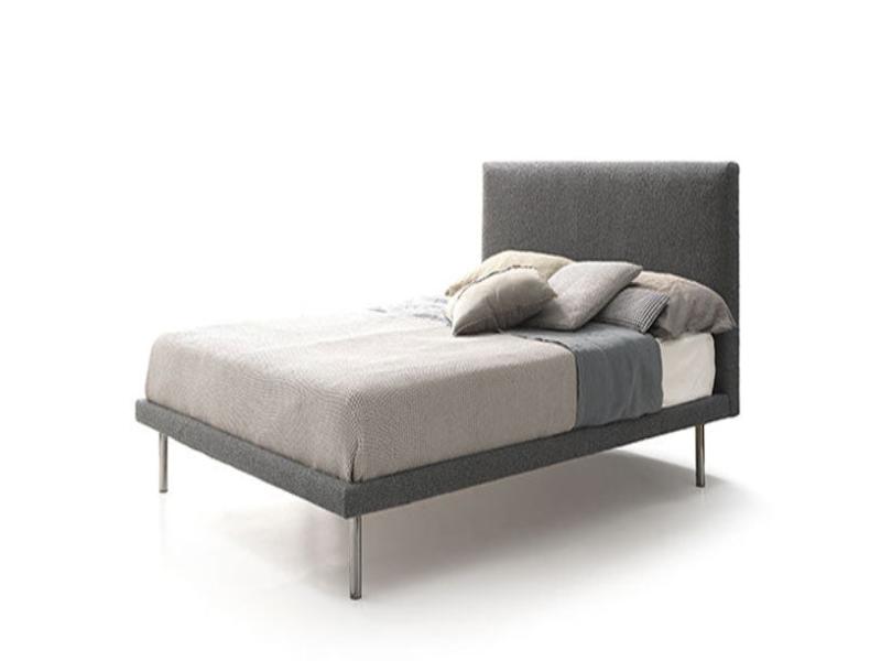 Essential letto pelle aida