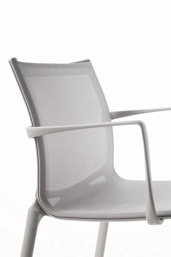 Frame 52 armrest sedia