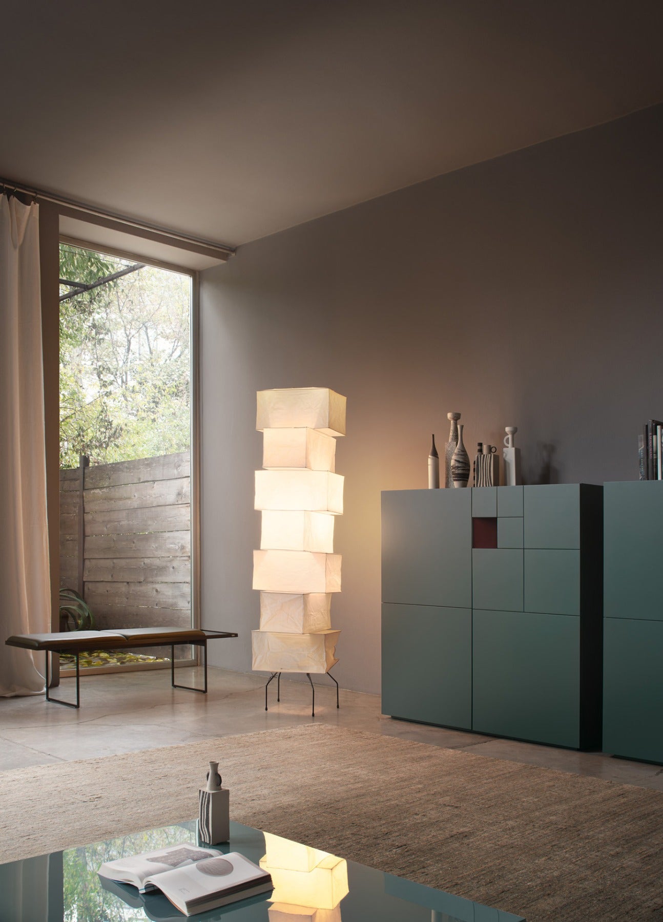 Conchiglia mobile contenitore laccato opaco