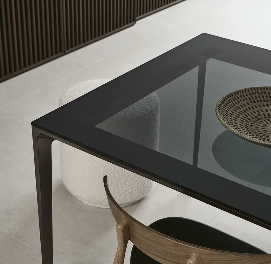 Long Island tavolo allungabile piano vetro laccato diamante