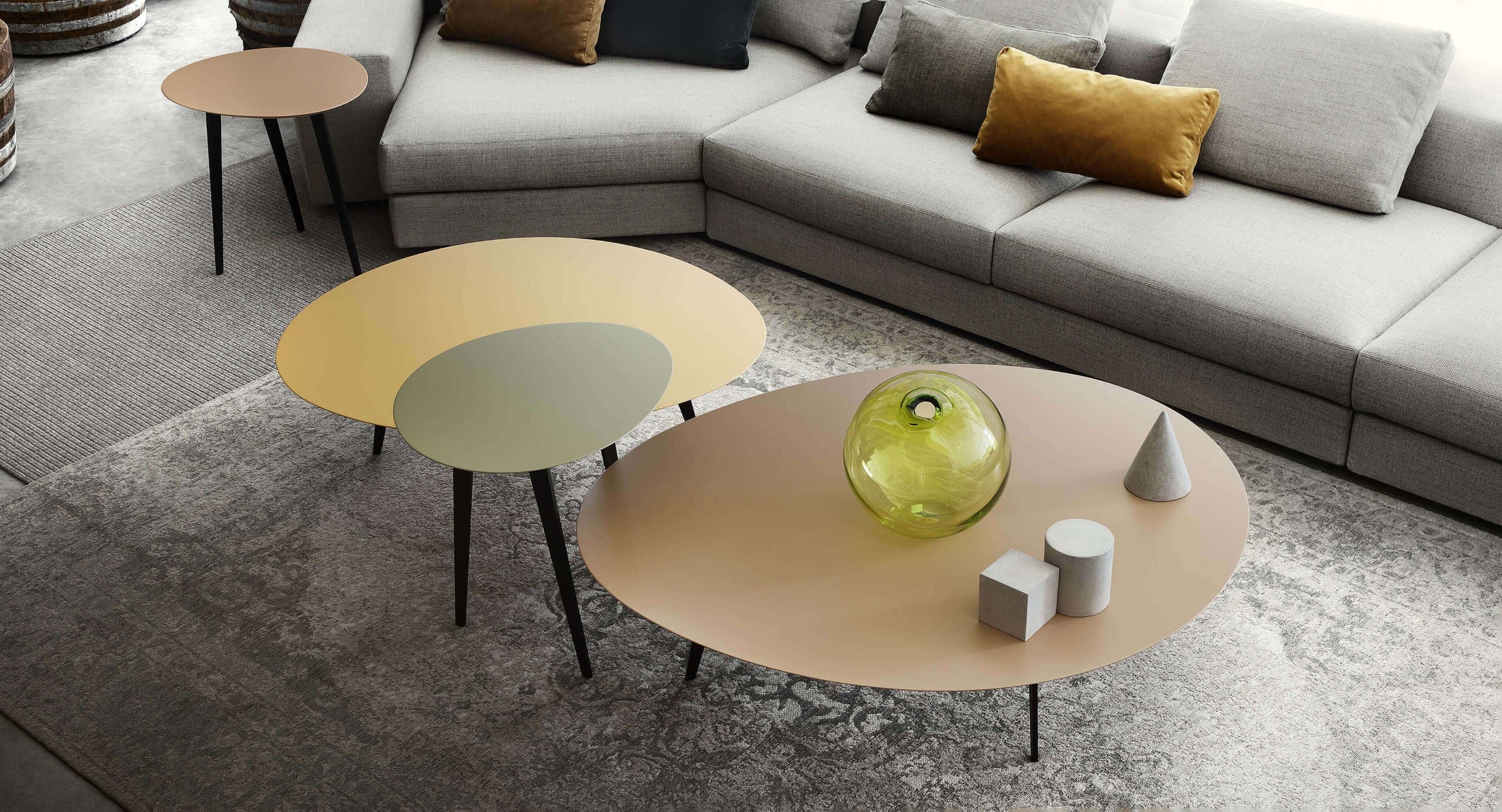 Flowers tavolino laccato opaco H 37/55