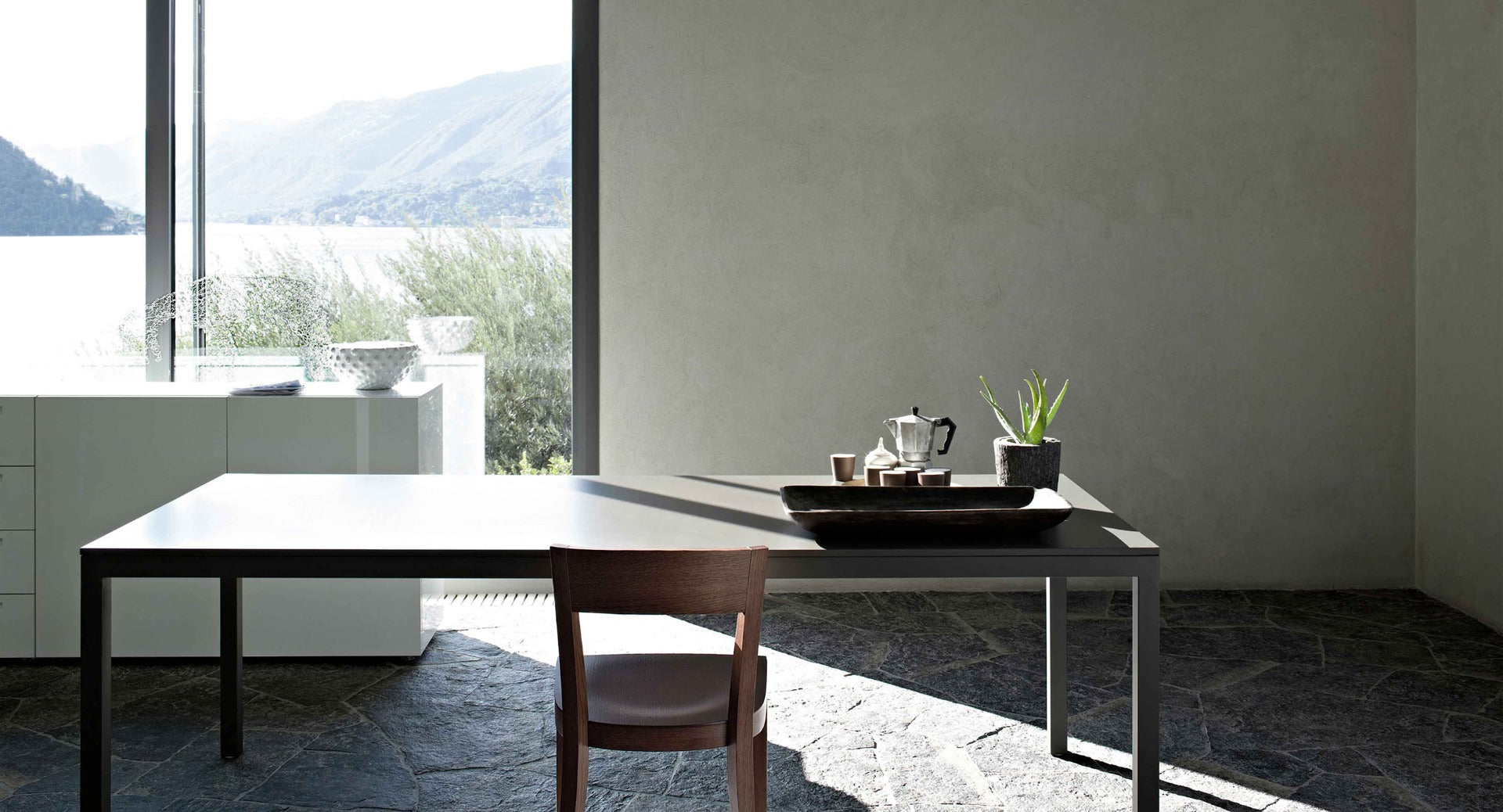 Sosia tavolo 300x90 laccato opaco