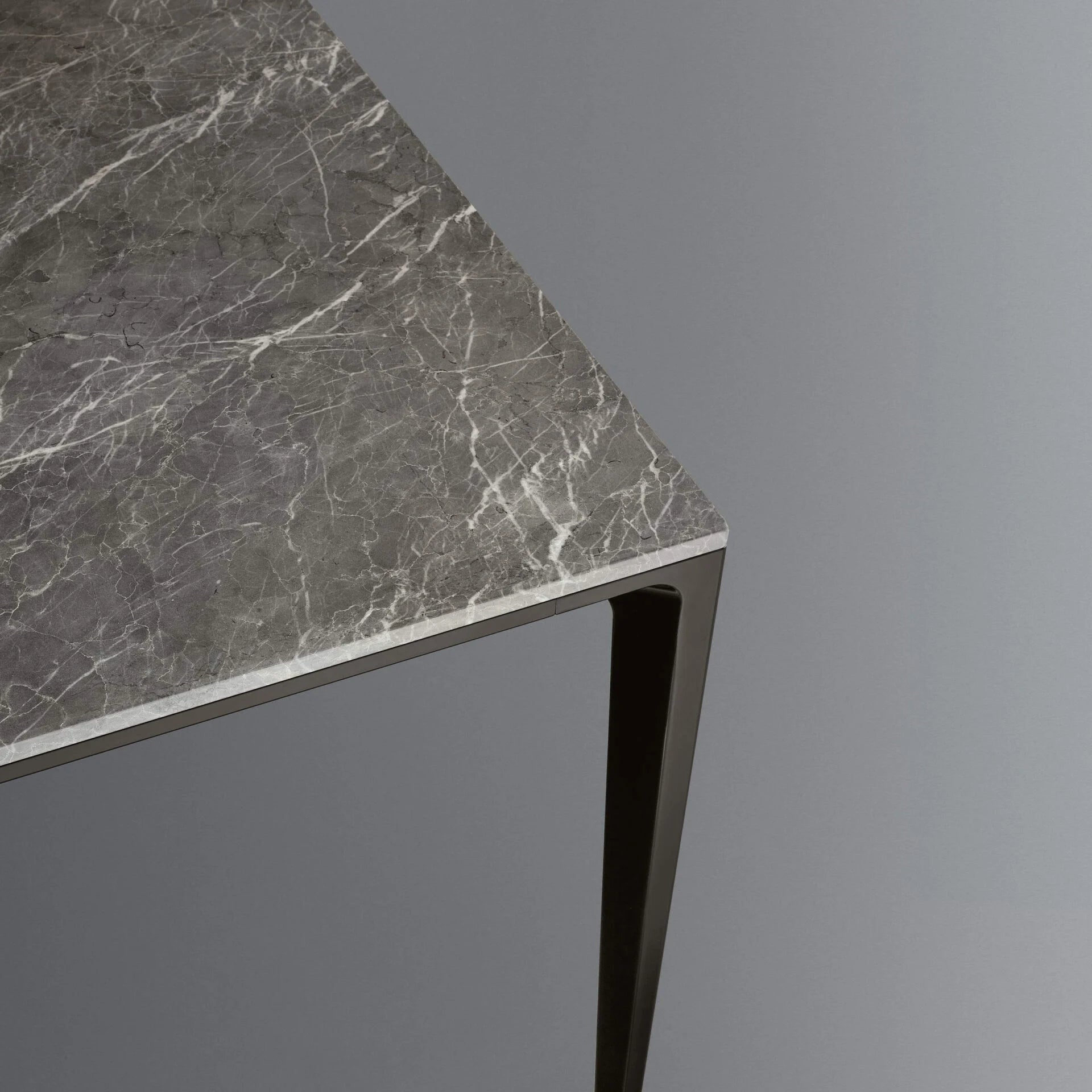 Long Island tavolo allungabile piano vetro laccato diamante